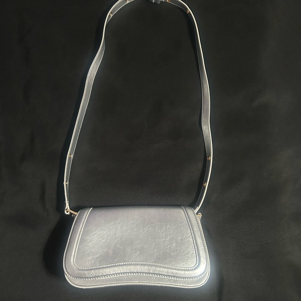 Elegant Silver Women's Shoulder Bag